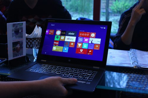 Lenovo Yoga 2 Pro, can canh, tren tay, hands-on